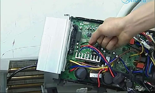 淮上美的空调电话是多少