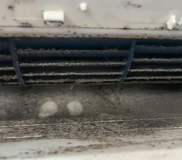 淮上空调吹的风有股烧焦味是怎么回事